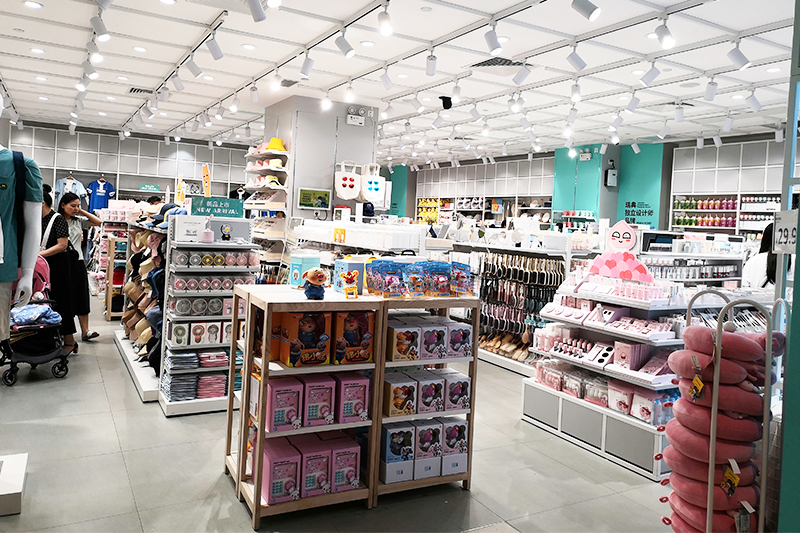 揭陽(yáng)精品店貨架，NOME貨架，諾米陳列架，大唐展示貨架，北歐風(fēng)貨架，三元店貨架