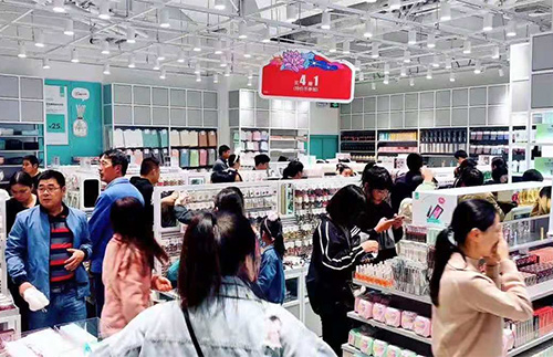 如何經(jīng)營好一家諾米家居貨架的諾米家居生活館