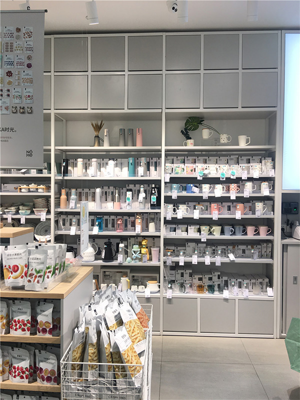 福建貨架批發(fā)廠分享定制飾品店貨架的基本流程