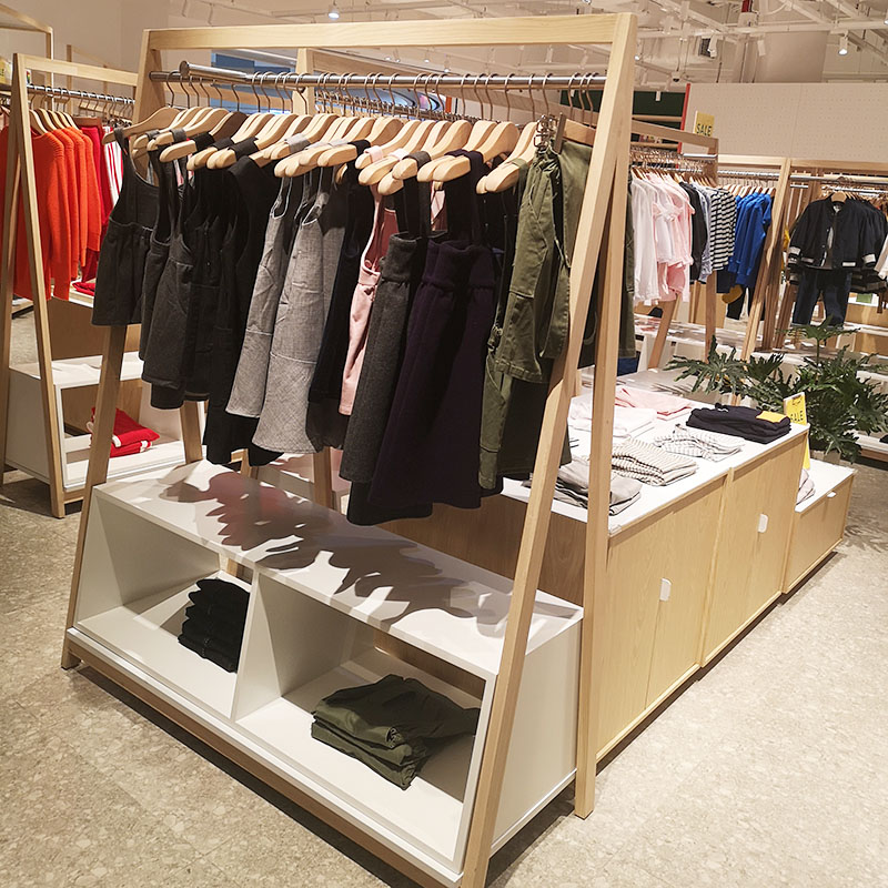 服裝店貨架設(shè)計