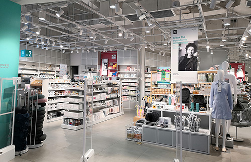 秒懂飾品多樣擺放的飾品展示臺(tái)