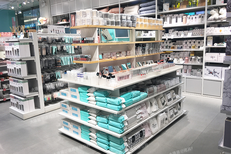 番禺精品店貨架，NOME貨架，諾米陳列架，大唐展示貨架，北歐風(fēng)貨架，三元店貨架