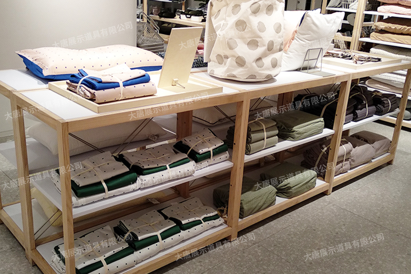 烏魯木齊服裝店貨架，服裝貨架， 服裝店道具，服裝中島柜， 女裝貨架靠墻，大唐展示貨架