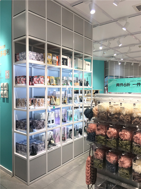 福建貨架批發(fā)廠分享定制飾品店貨架的基本流程