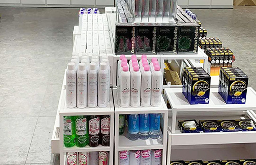 東莞貨架廠家告訴你店鋪貨架該如何清洗？