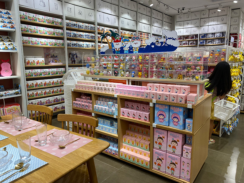天河名創(chuàng)優(yōu)品展示架,精品店展示柜,優(yōu)品陳列架,大唐貨架