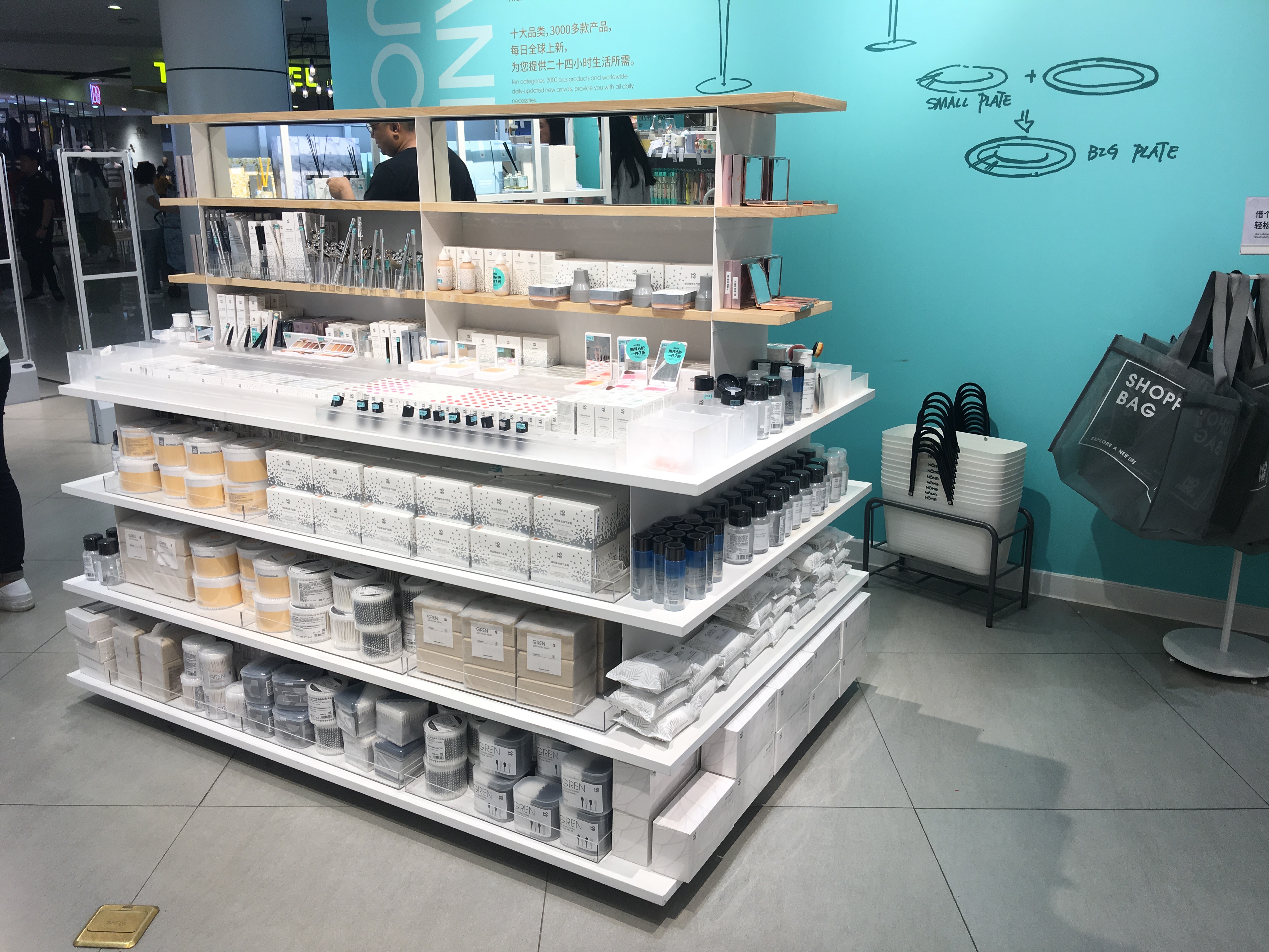 湖北2元店貨架,小商品貨架,精品貨架展示柜批發(fā)