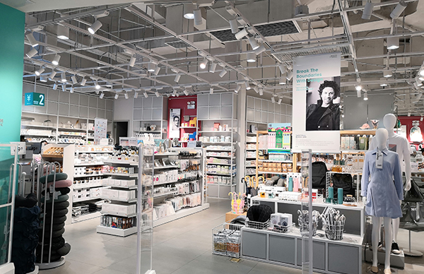 番禺挑選精品店展示貨架時需要注意的三點
